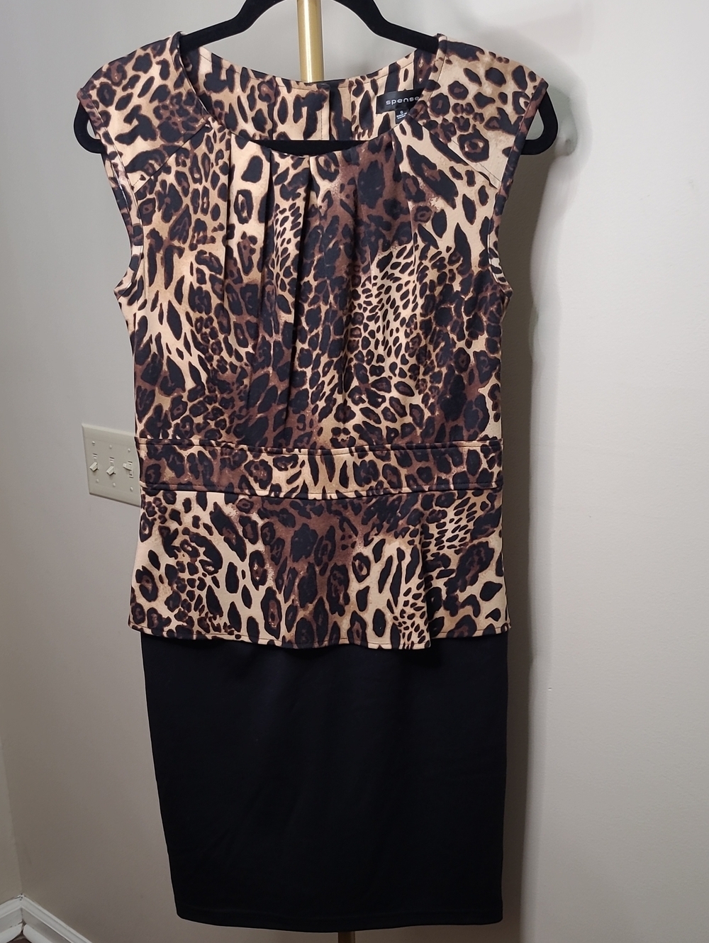 Spense Sleeveless Dress with Leopard-Patterned Top Portion size 6
